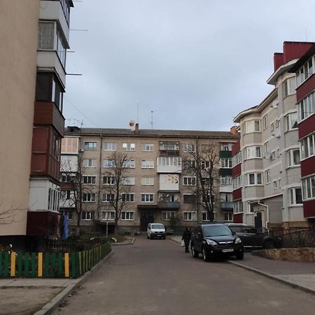 2-Х Комнатная Квартира Korosten Dış mekan fotoğraf