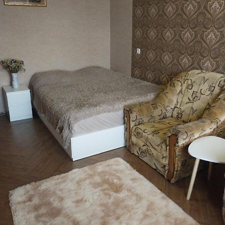 2-Х Комнатная Квартира Korosten Dış mekan fotoğraf