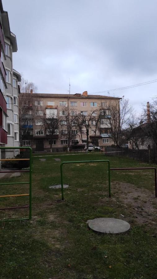 2-Х Комнатная Квартира Korosten Dış mekan fotoğraf