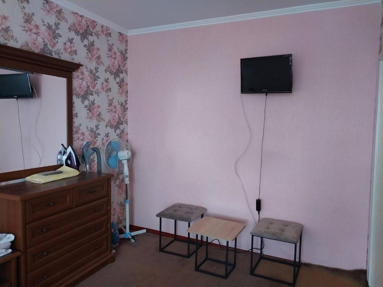 2-Х Комнатная Квартира Korosten Dış mekan fotoğraf